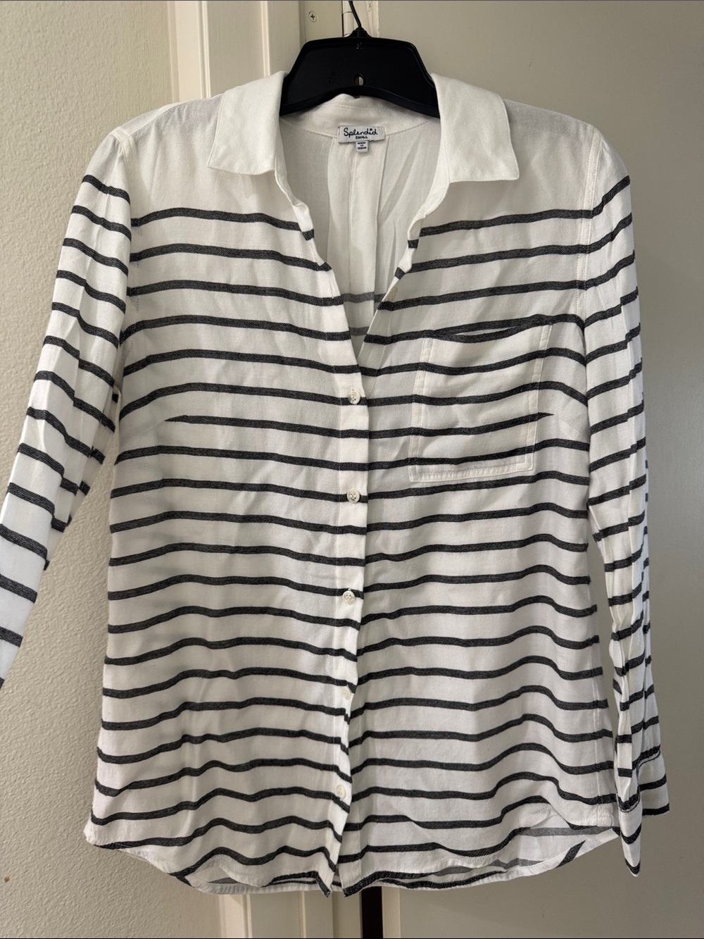 Splendid Button Down size small NWOT
